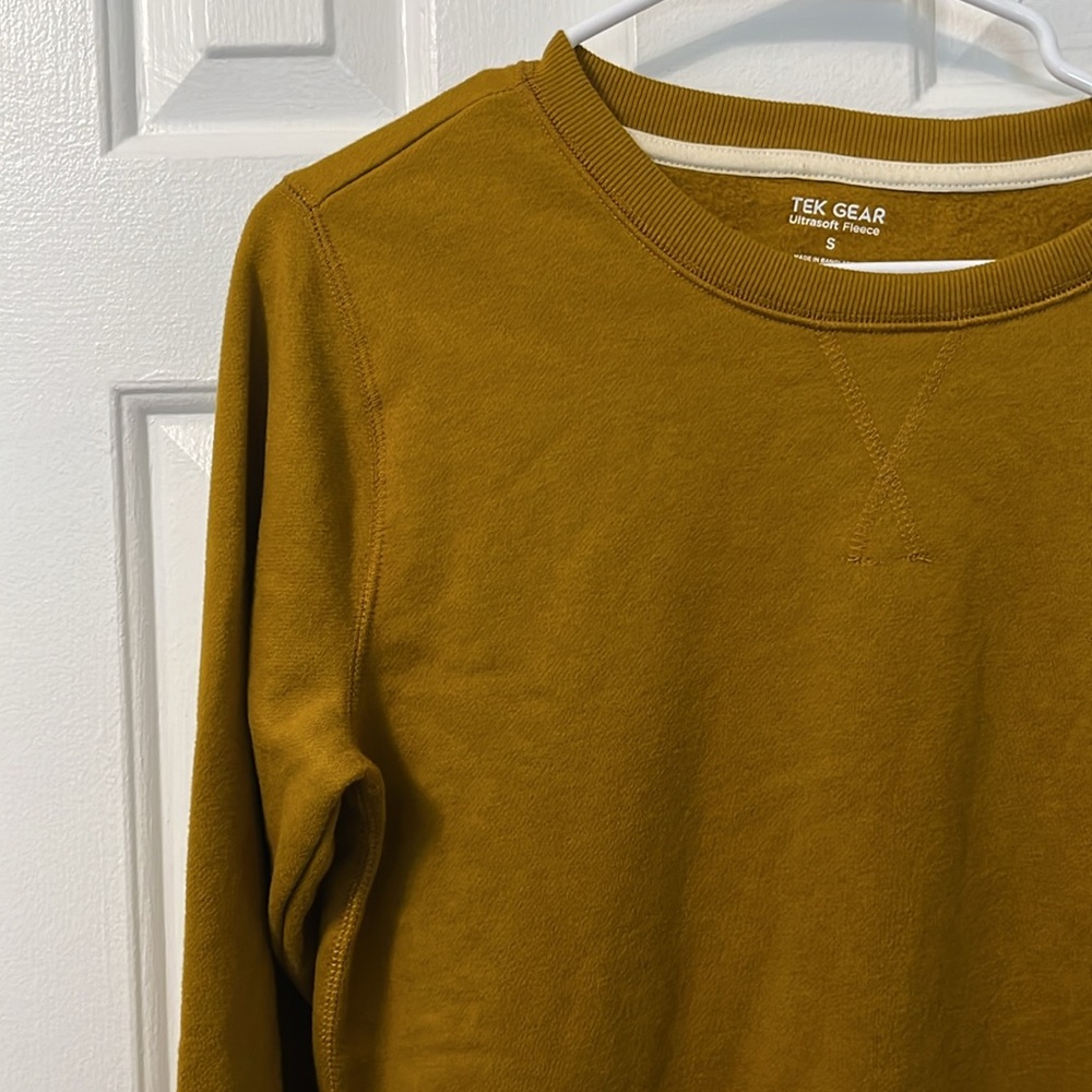 Burnt Yellow Tek Gear Fleece Sweater Crewneck Pullover Size S Thumb Holes - Picture 3 of 7